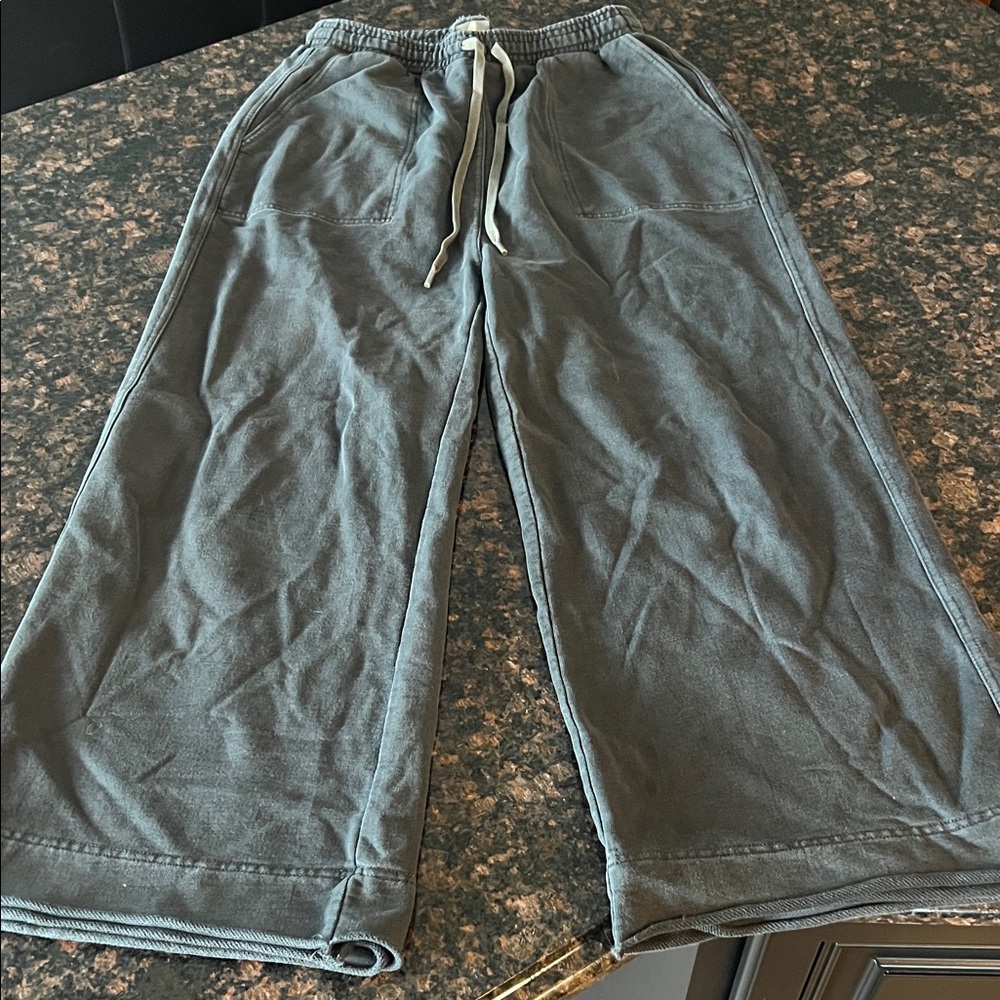 Calia Charcoal cropped wide leg sweatpants size medium